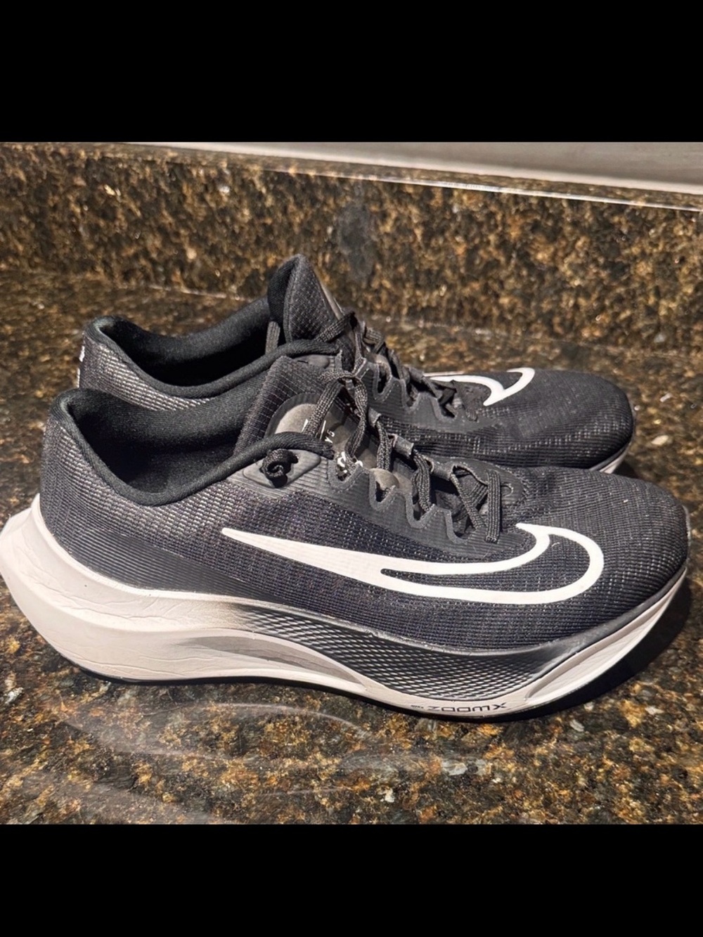 Nike Zoom Fly 5 Men’s Black and White Running Shoes size 10
